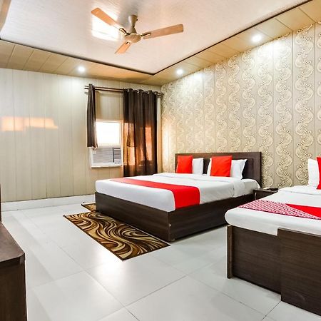 Oyo 46152 Hotel Neelam Karnal Ngoại thất bức ảnh