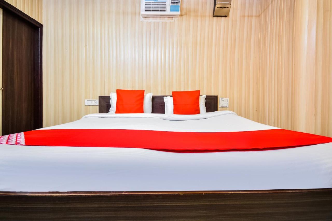 Oyo 46152 Hotel Neelam Karnal Ngoại thất bức ảnh
