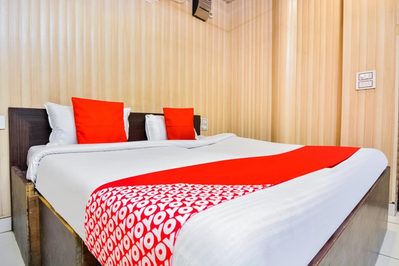 Oyo 46152 Hotel Neelam Karnal Ngoại thất bức ảnh