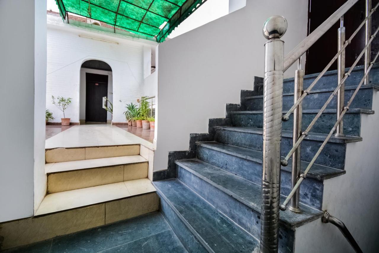 Oyo 46152 Hotel Neelam Karnal Ngoại thất bức ảnh